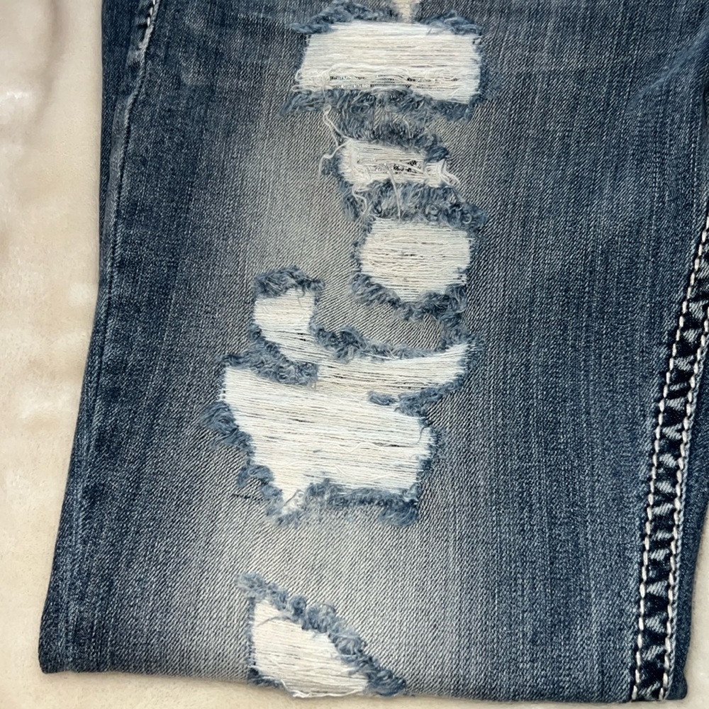 NWT SILVER JEANS👖 DISTRESSED RIPPED BOOTCUT TUESDAY JEANS Women’s 14 W34 L33 - Picture 6 of 15